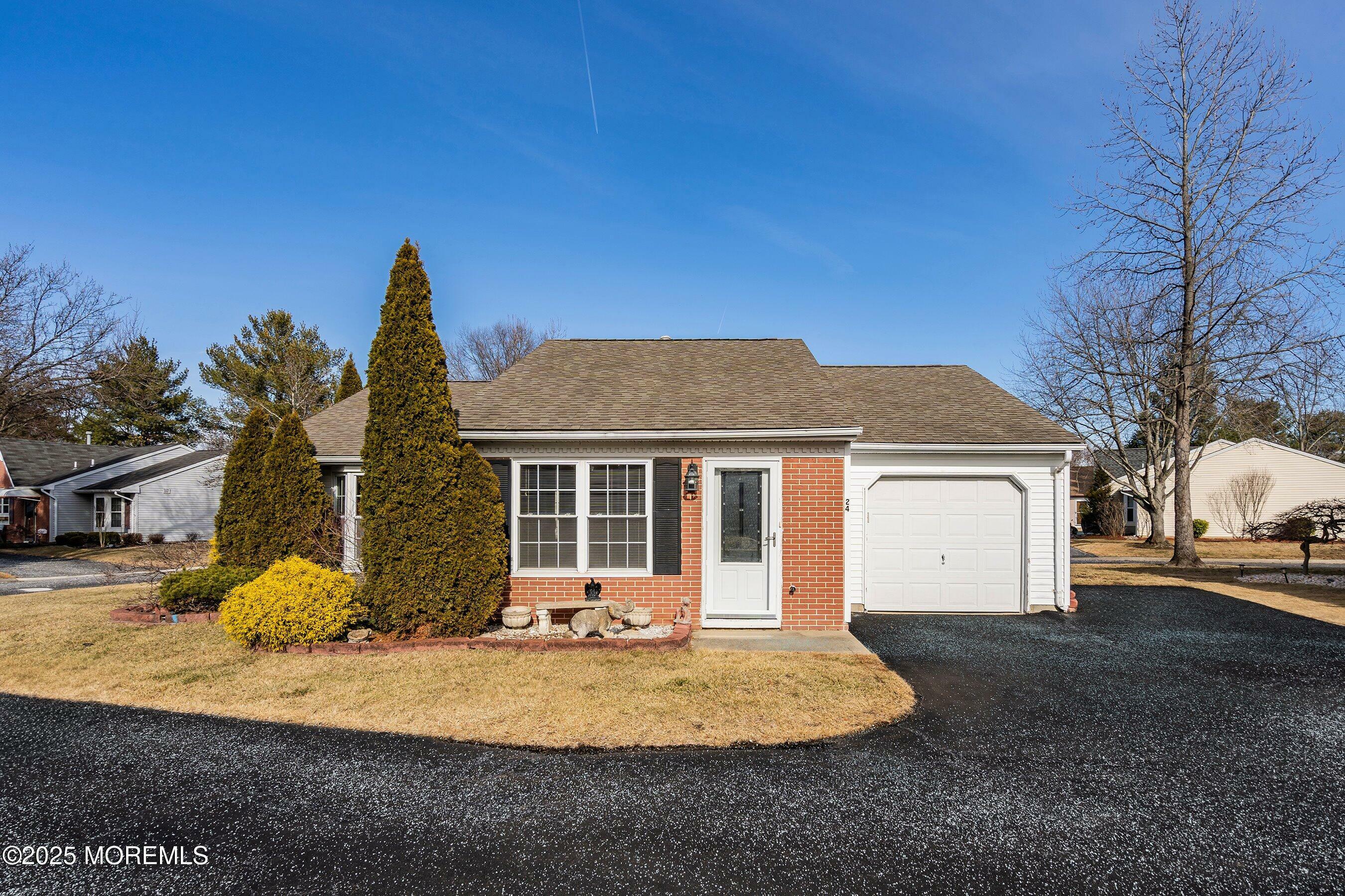 Property Photo:  24 Jaffreyton Close  NJ 07728 