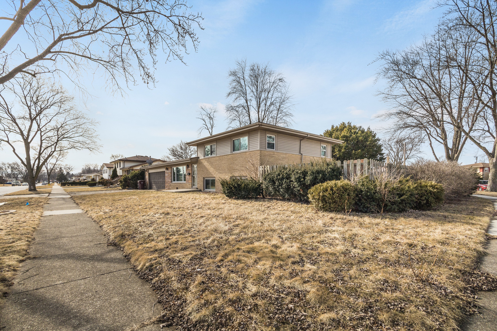 Property Photo:  170 N Normandy Drive  IL 60411 