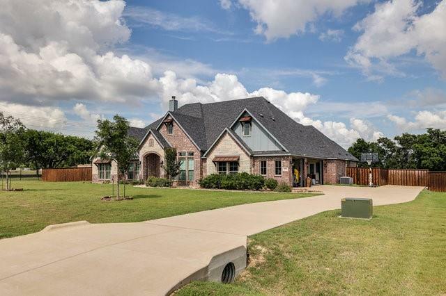 Property Photo:  1760 Rustic Ridge  TX 76065 