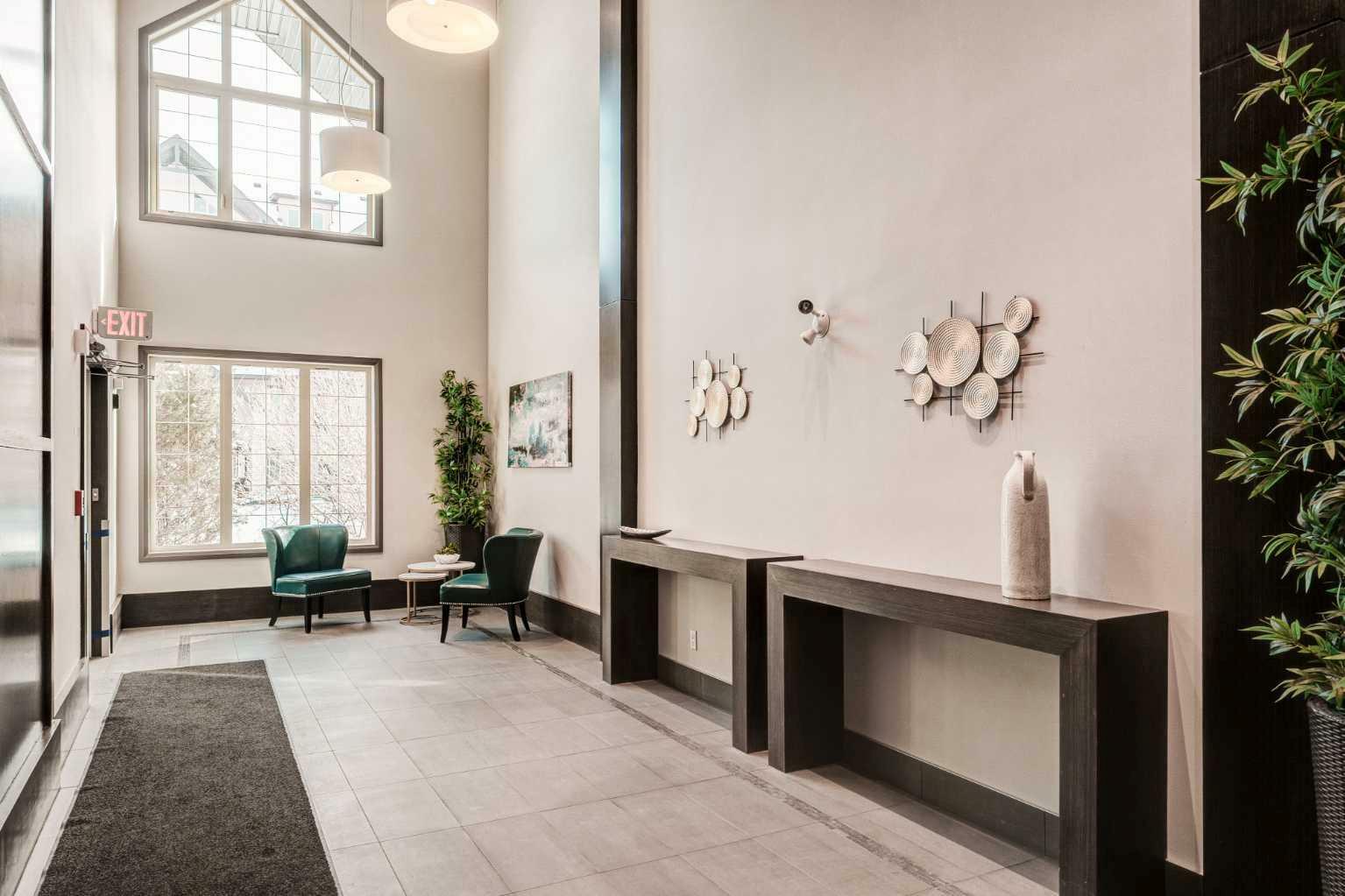 Property Photo: 15 Sunset Square 2106 AB T4C 0E7