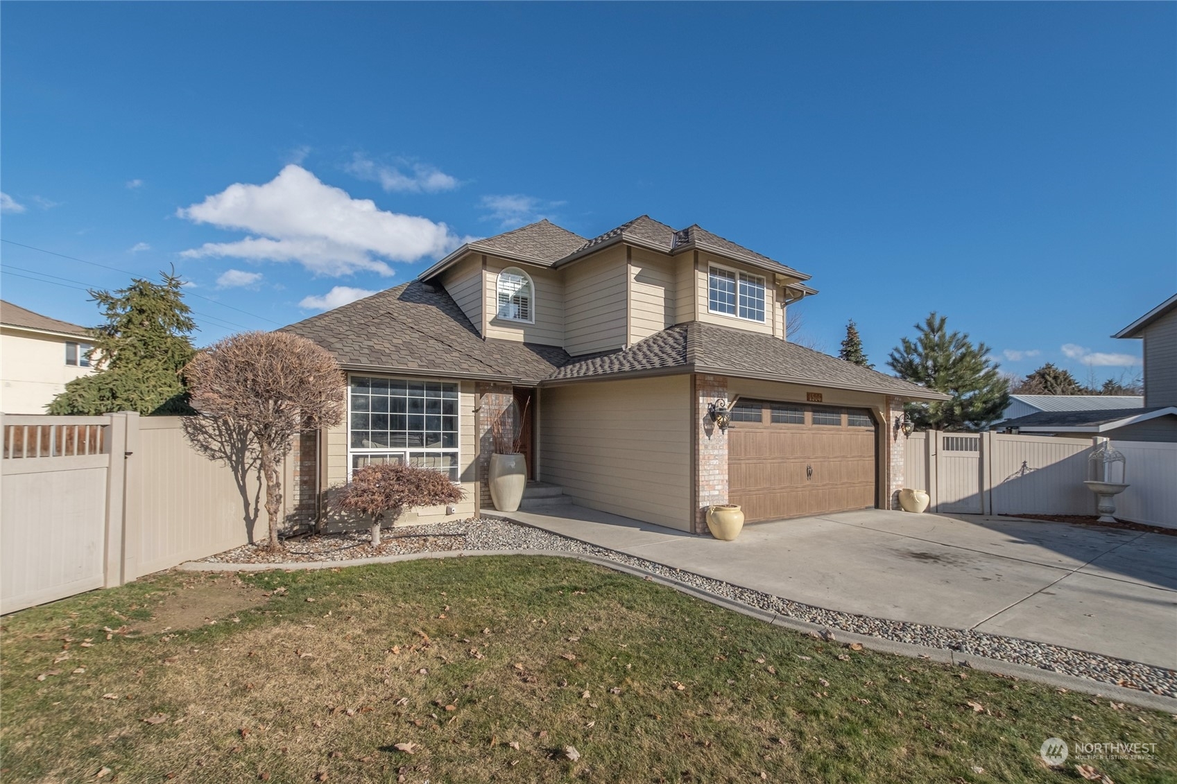 Property Photo:  1506  4th Street S  WA 98801 