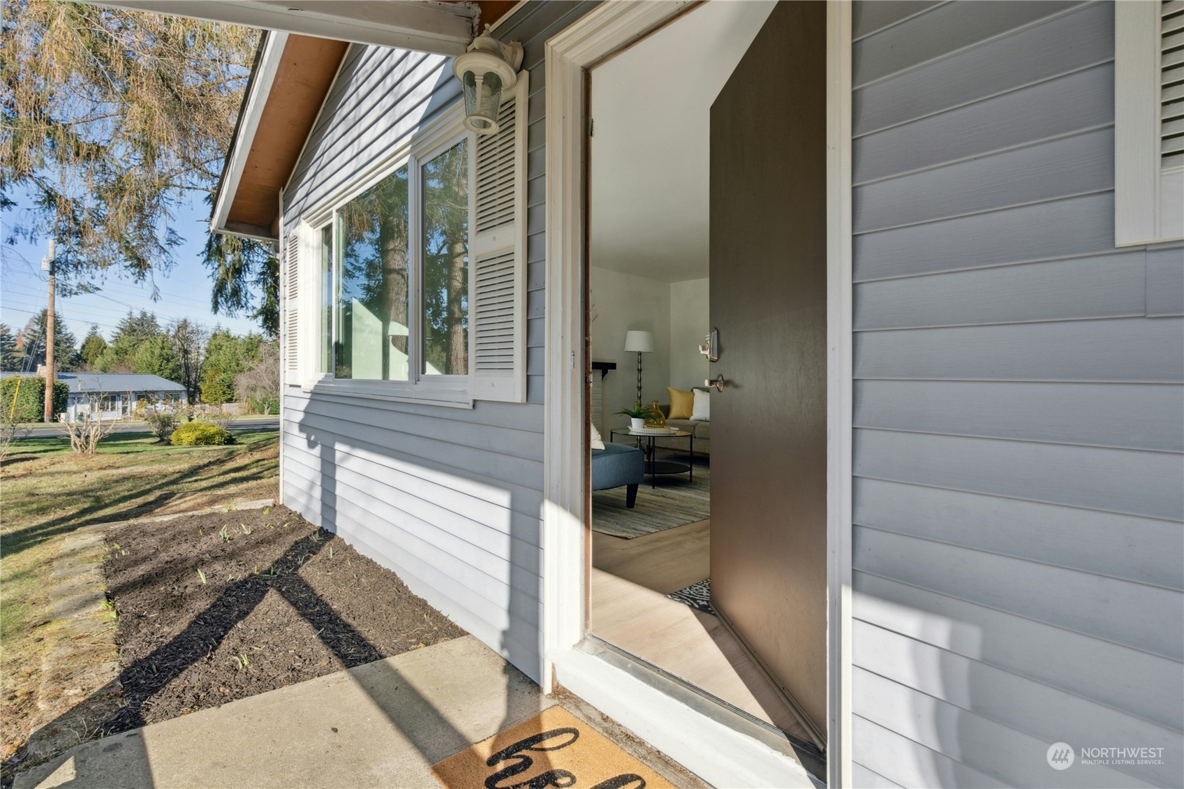 Property Photo: 7320 125th Place SE WA 98056