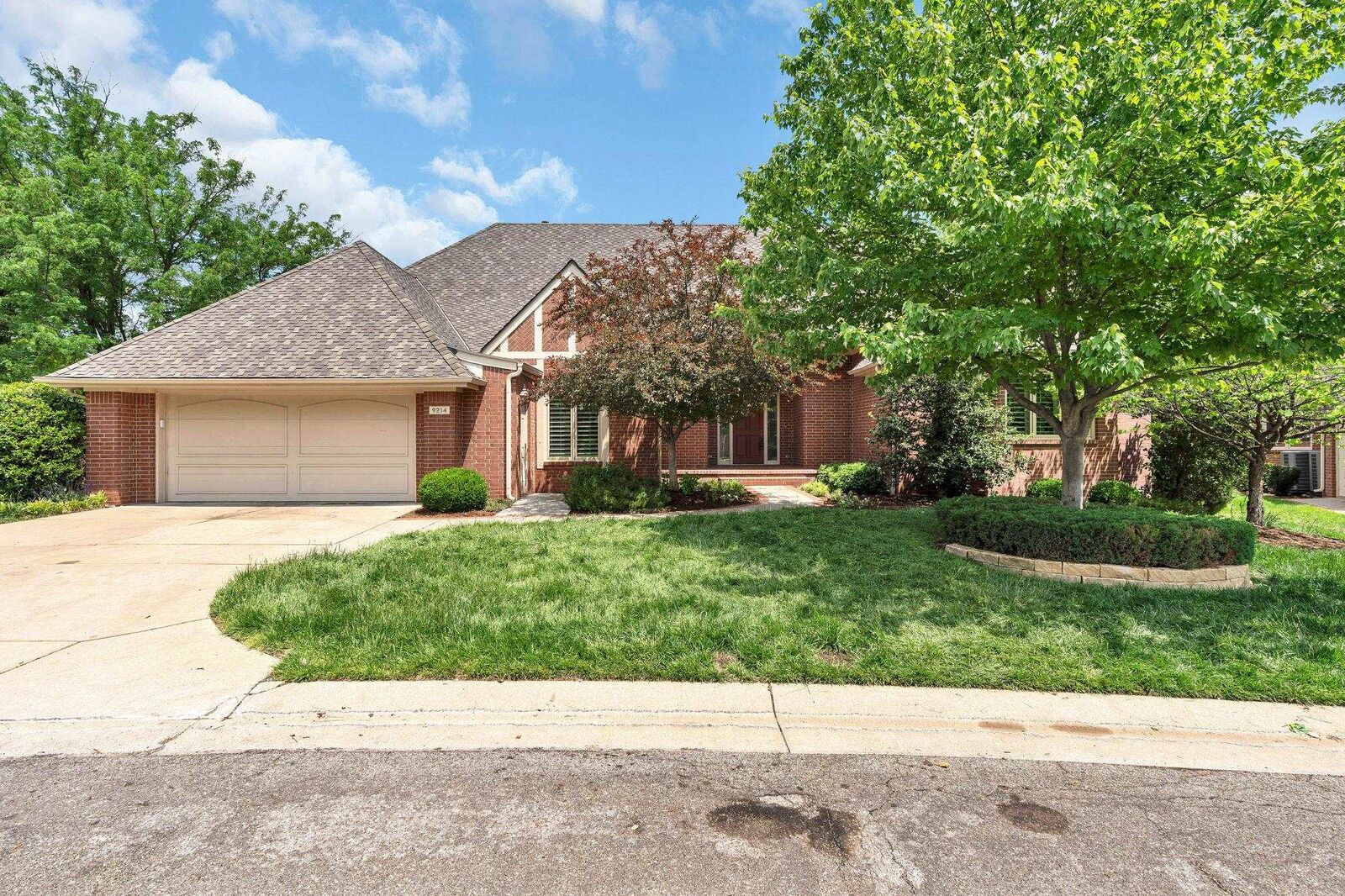 Property Photo: 9214 E Killarney KS 67206