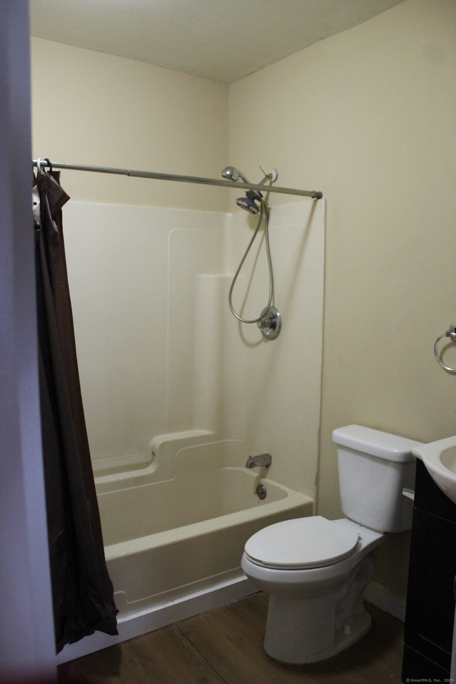 Property Photo:  42 Elliott Street  CT 06519 