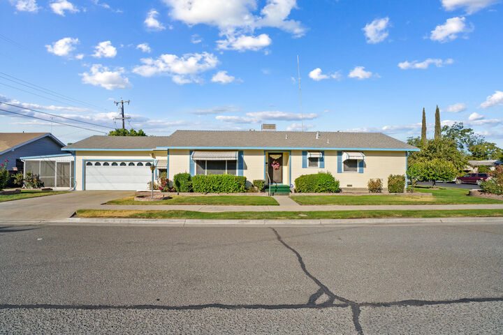 1302 Chittenden Avenue  Corcoran CA 93212 photo