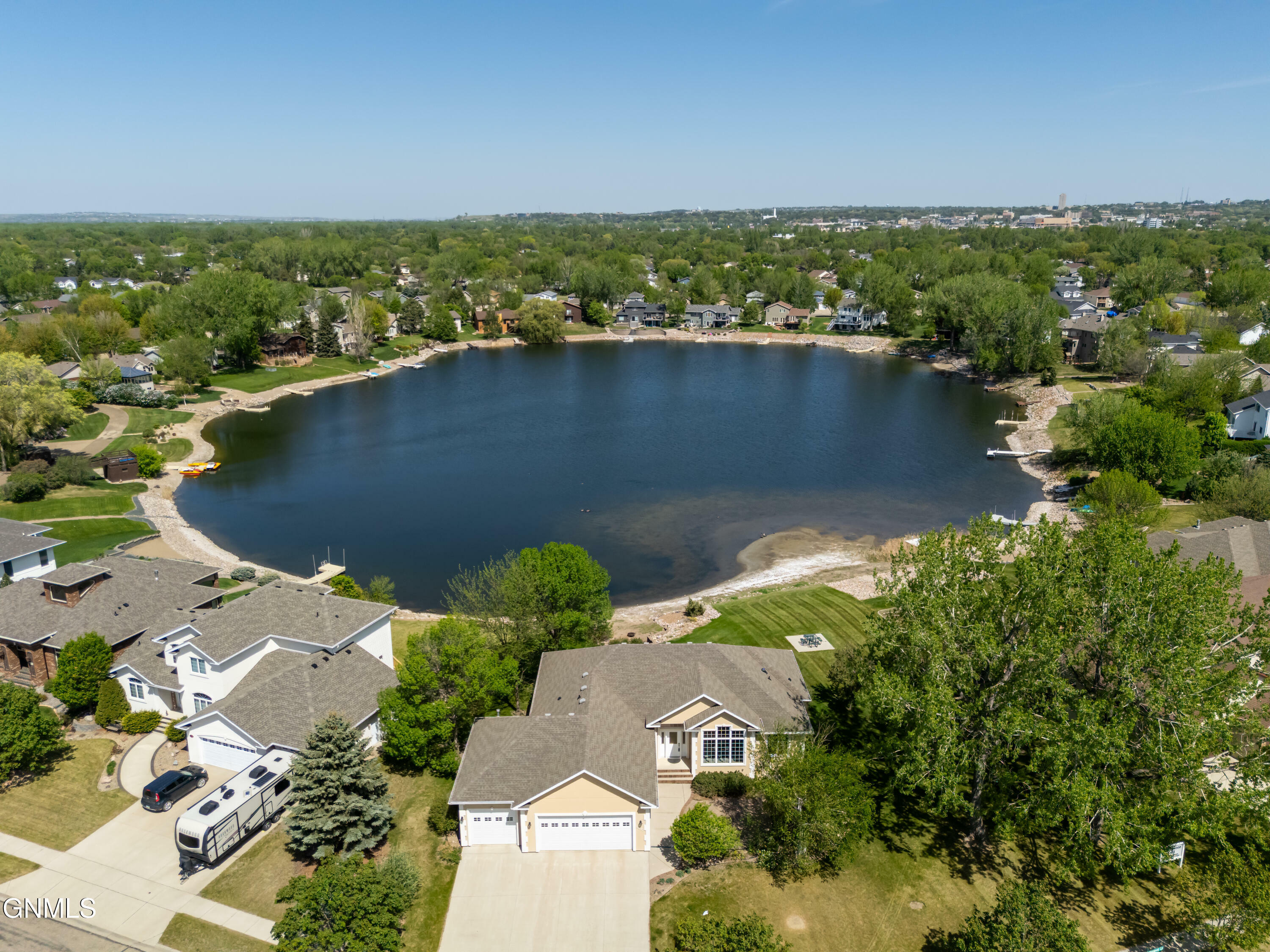 Property Photo: 600 Cottonwood Loop ND 58504