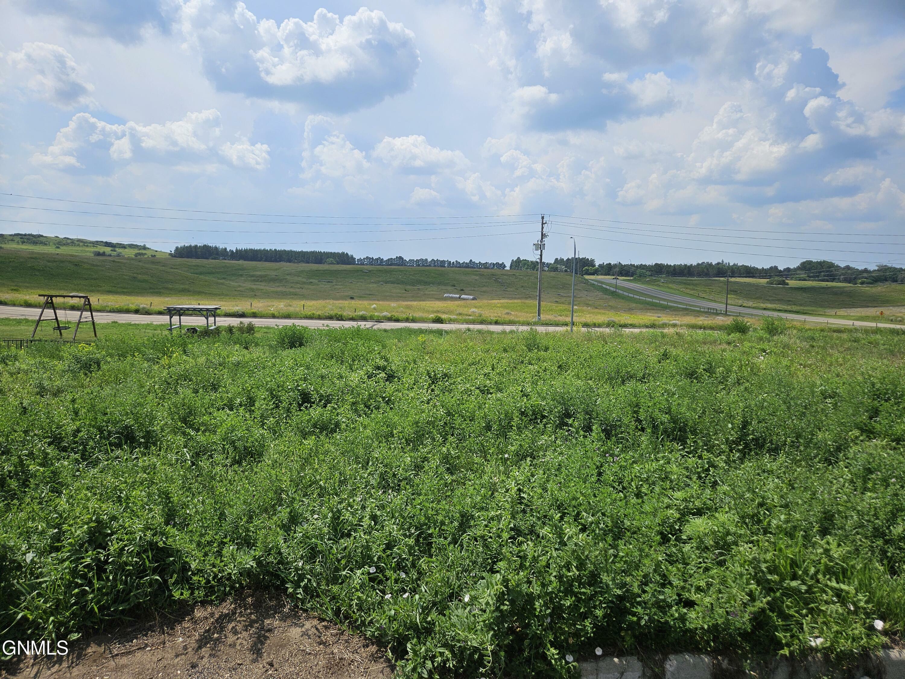 Property Photo:  810 Cobblestone Loop SW  ND 58554 