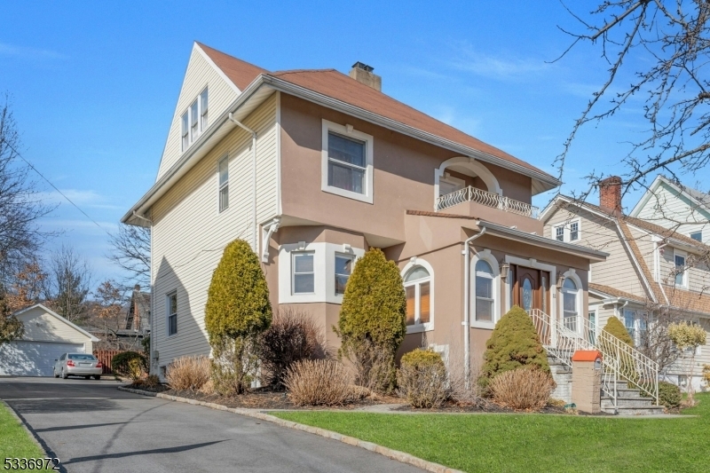 Property Photo:  11 Yale Ter  NJ 07052 