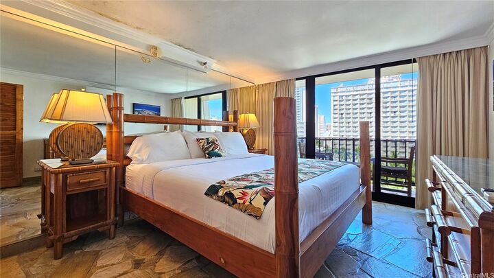 Property Photo: 2425 Kuhio Avenue 1104 HI 96815
