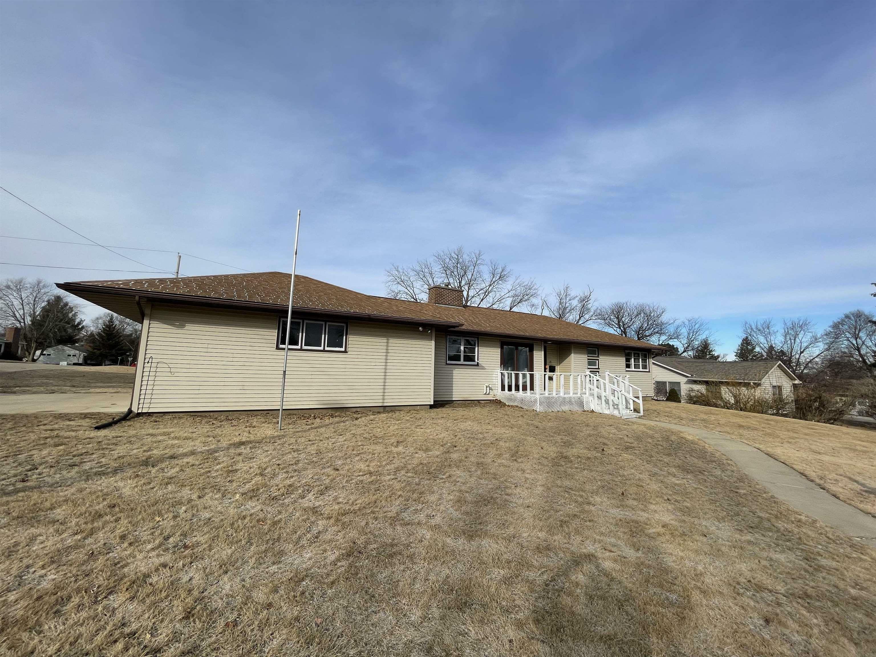 20 Hillside Drive West Drive  Oelwein IA 50662 photo