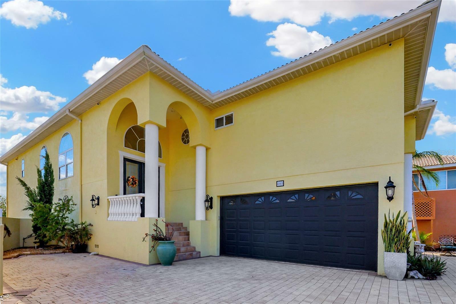 Property Photo:  808 Symphony Isles Boulevard  FL 33572 