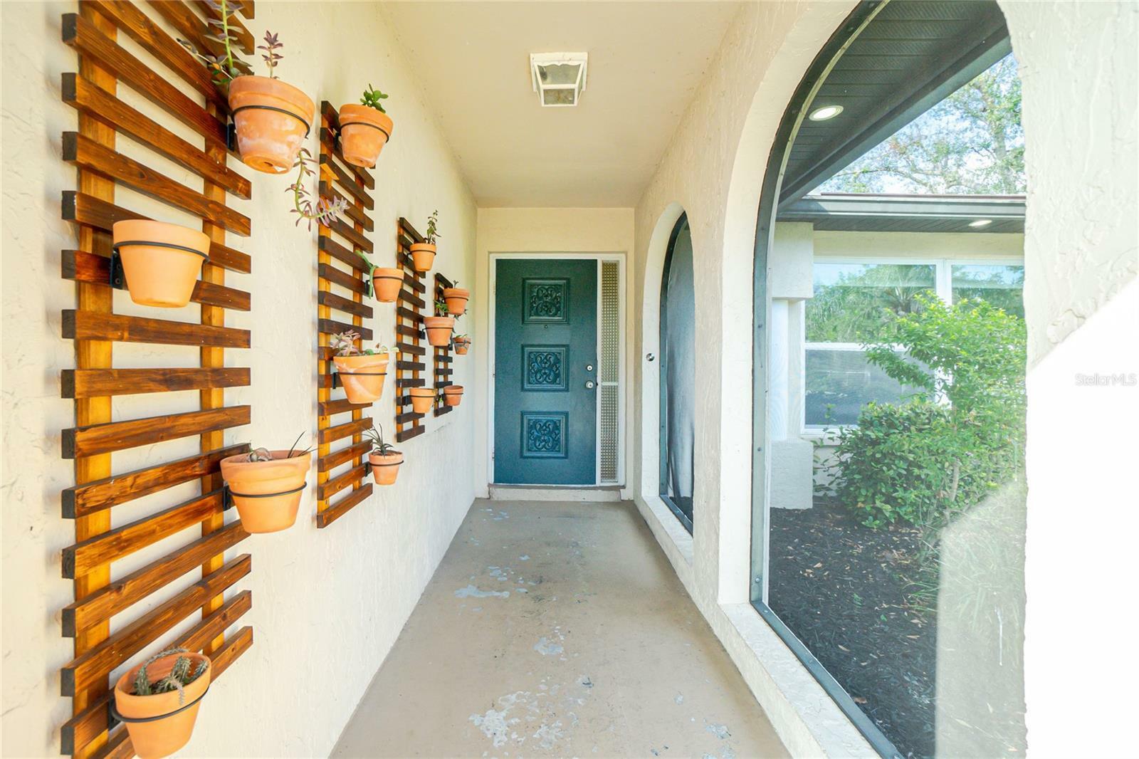 Property Photo: 1190 Victoria Ave NW FL 33948