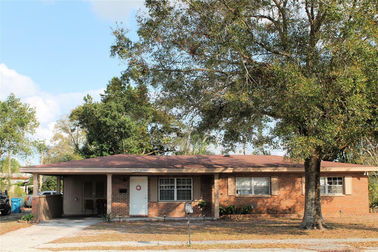 Property Photo: 807 S 1st Street FL 33853