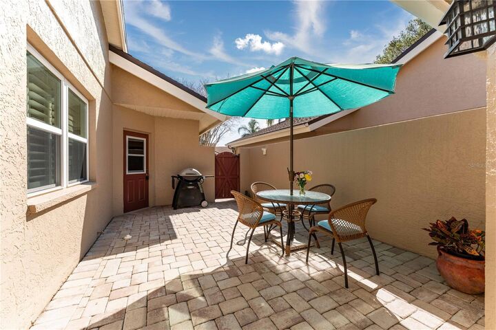 Property Photo: 5618 Monte Rosso Road FL 34243