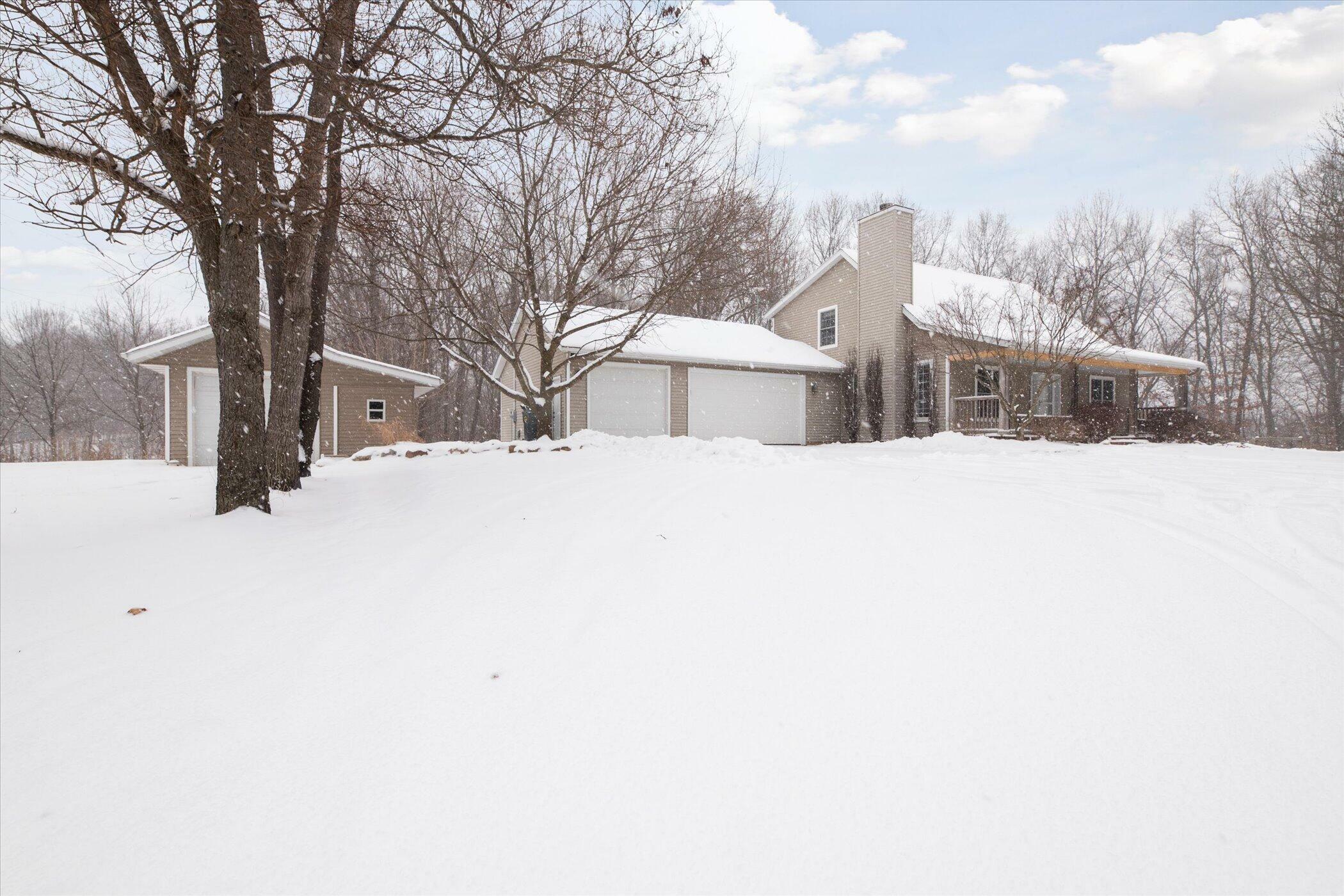 Property Photo:  9612 2 1/2 Mile Road  MI 49051 