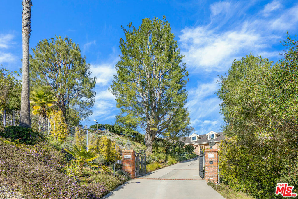 Property Photo: 16501 Mulholland Drive CA 90049