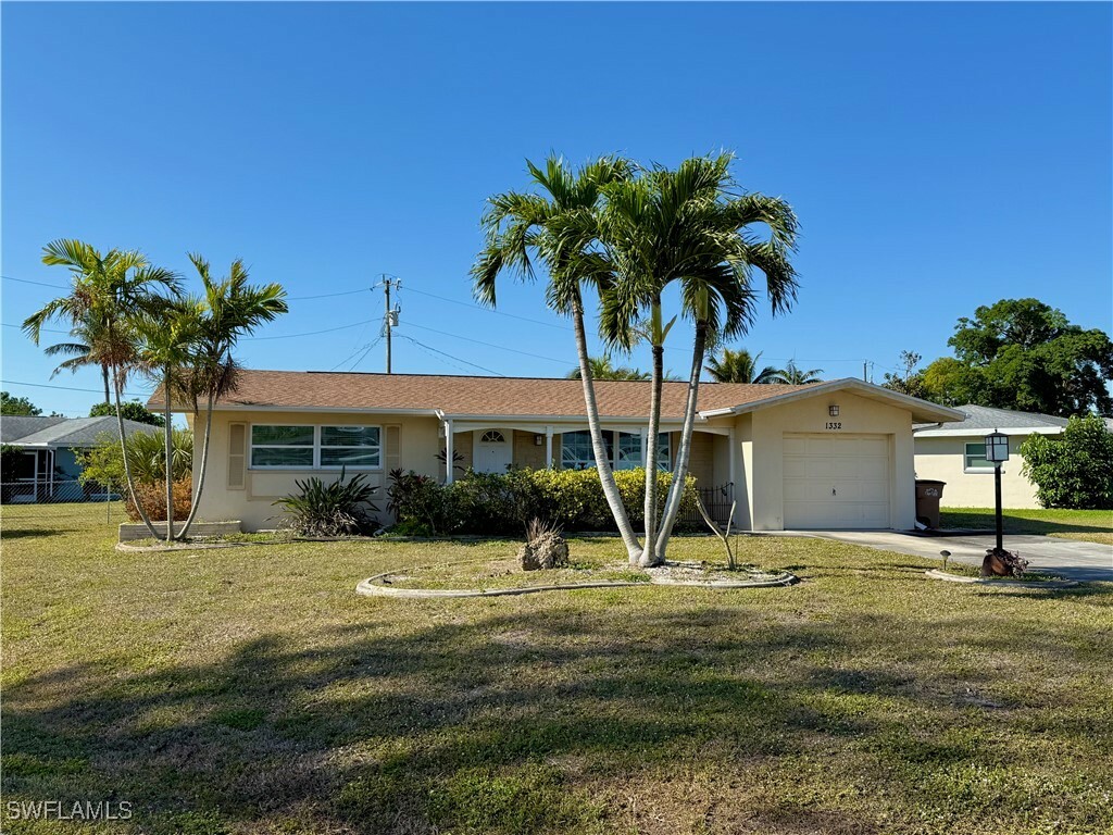 Property Photo:  1332 SE 44th Street  FL 33904 