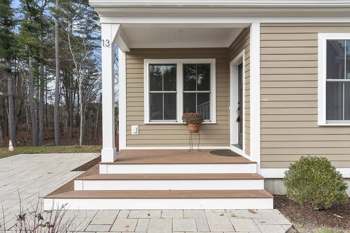 Property Photo:  13 Kay'S Walk 13  MA 01741 