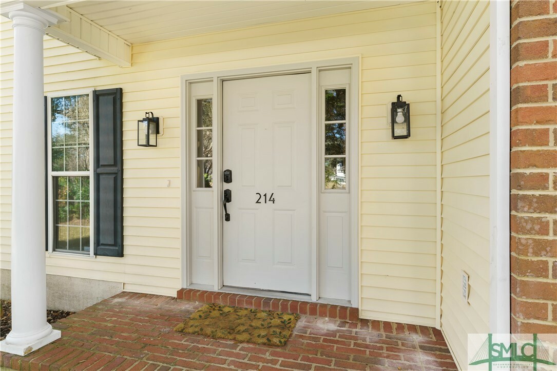 Property Photo:  214 Olde Towne Road  GA 31410 