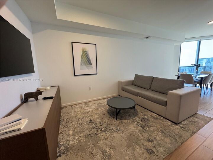 398 NE 5th St 4614  Miami FL 33132 photo