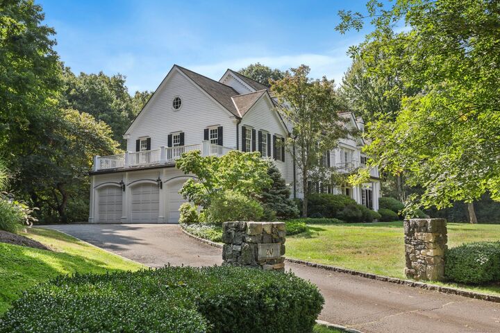 Property Photo: 20 Sherwood Farm Lane CT 06831