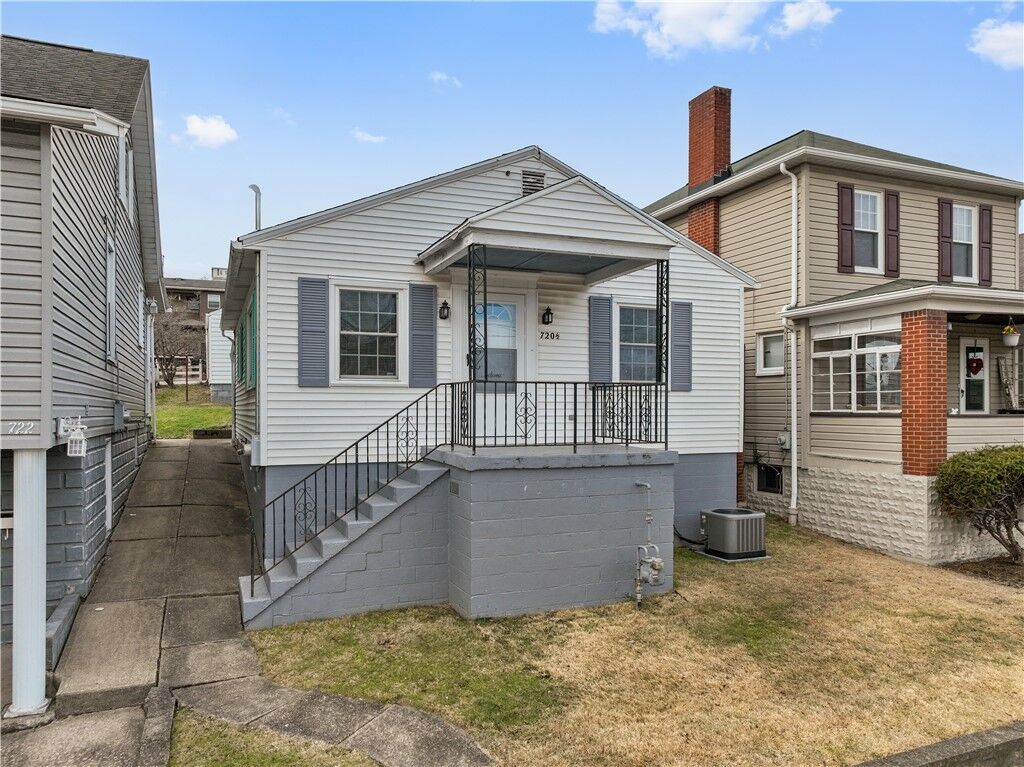 Property Photo: 720 1/2 Center Avenue PA 15022
