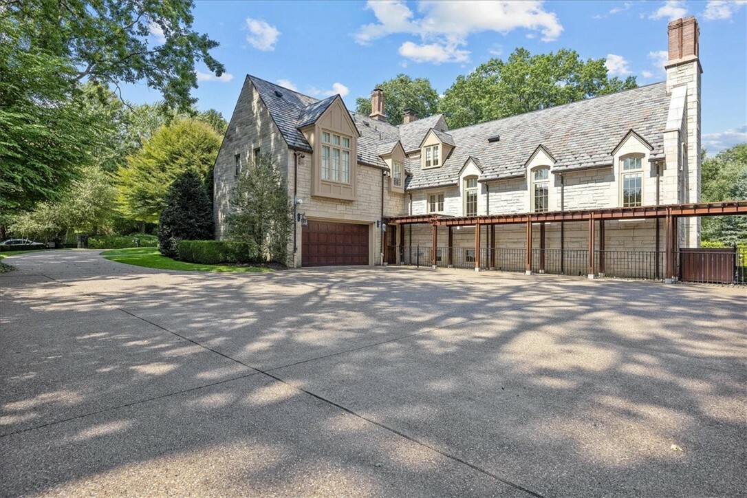 Property Photo: 134 South Dr PA 15238