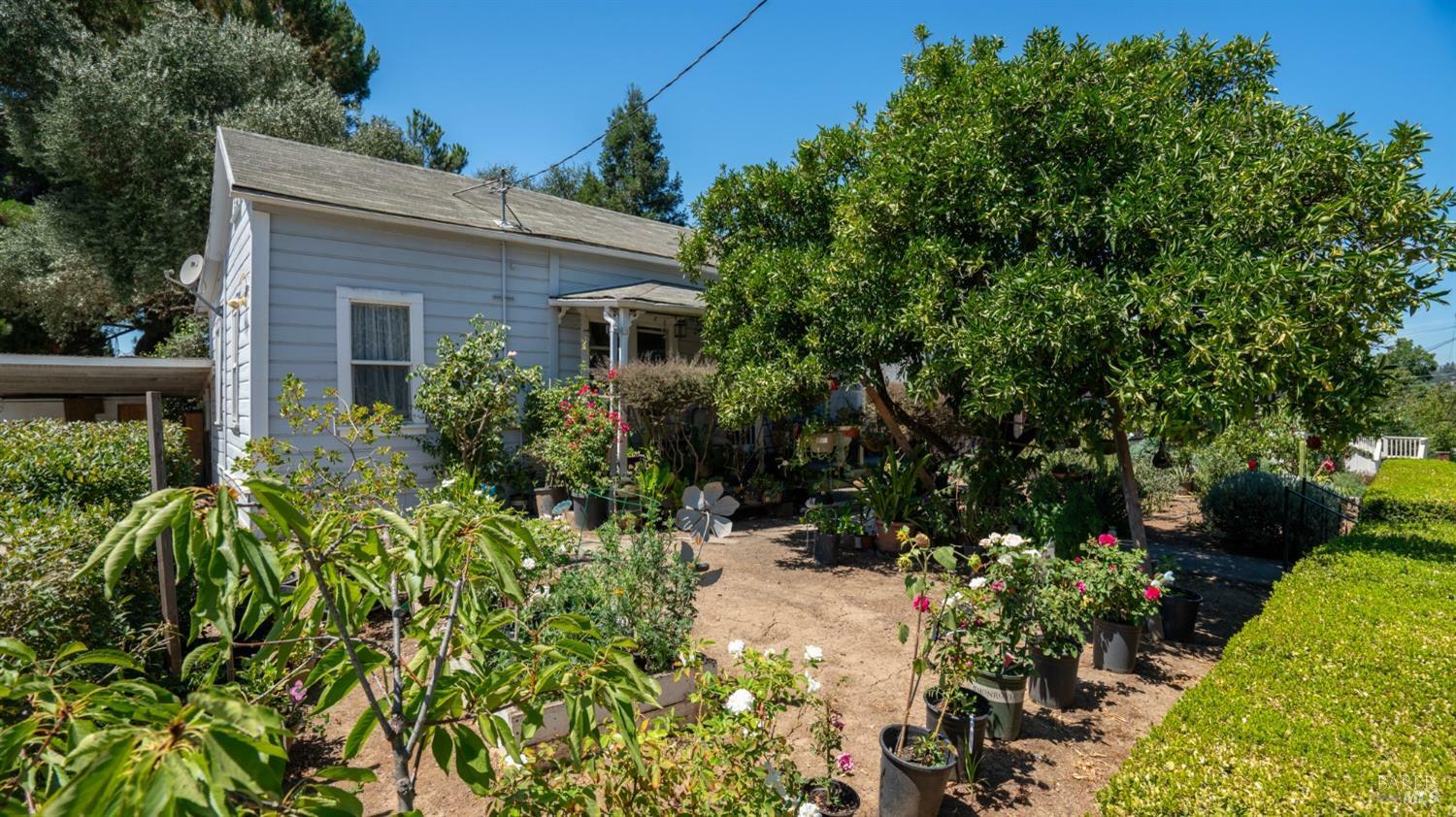 Property Photo:  733 University Street  CA 95448 