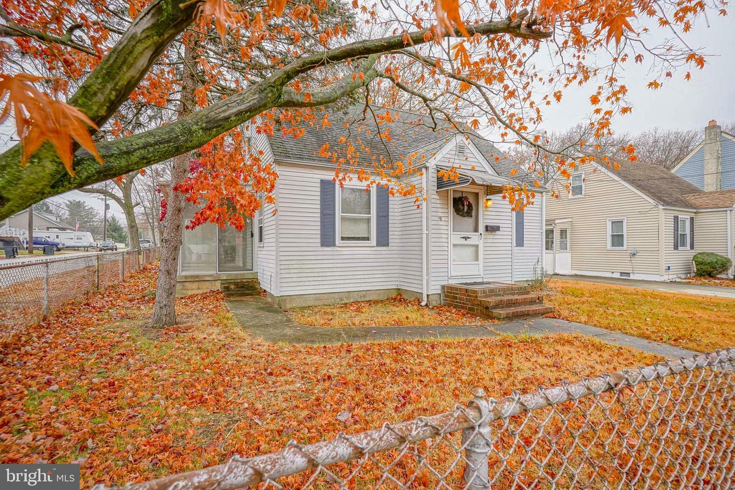 Property Photo:  78 S Poplar Avenue  NJ 08052 