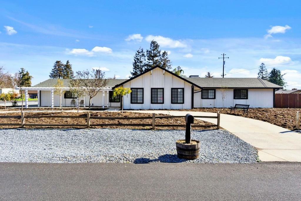 Property Photo:  12105 Trieste Drive  CA 93636 