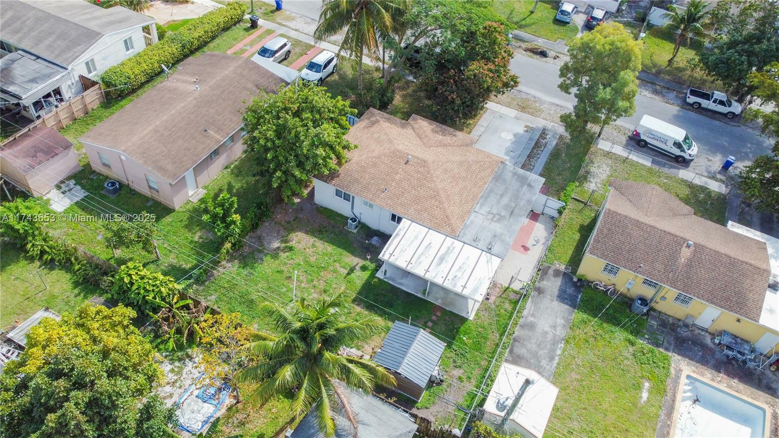 Property Photo: 1431 NE 156th Ter FL 33162
