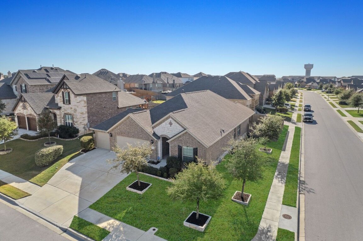 Property Photo:  5701 Como Cove  TX 78665 