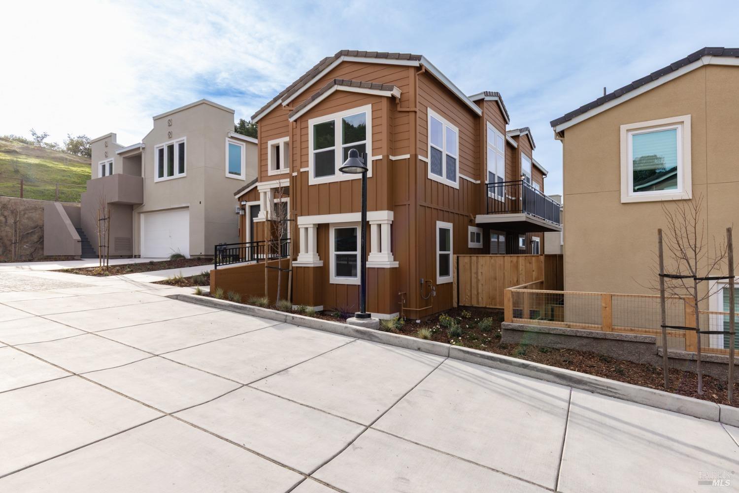 Property Photo: 2 Topaz Court CA 94952