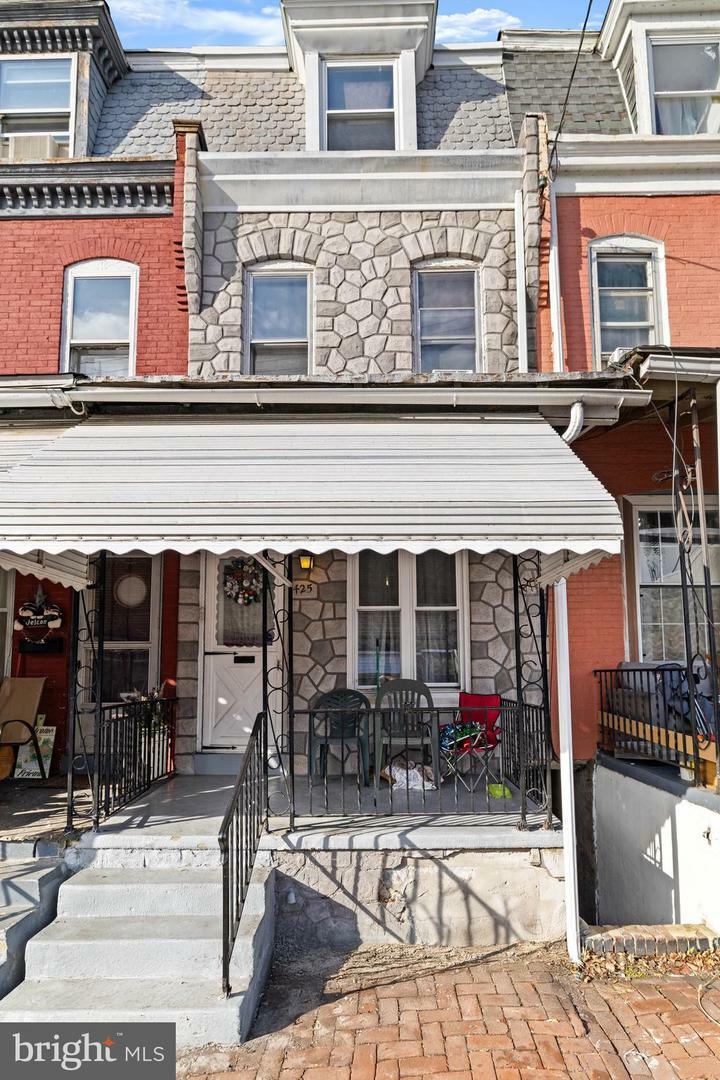 Property Photo:  425 W Greenwich Street  PA 19601 