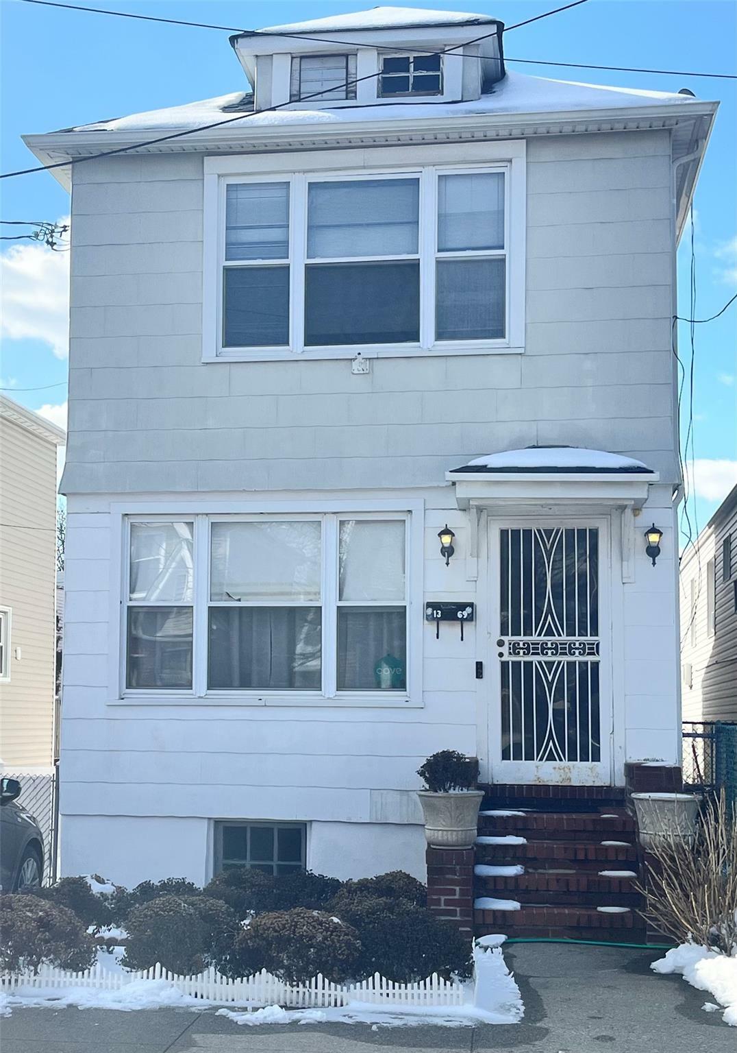 Property Photo:  1369 Merry Avenue  NY 10461 