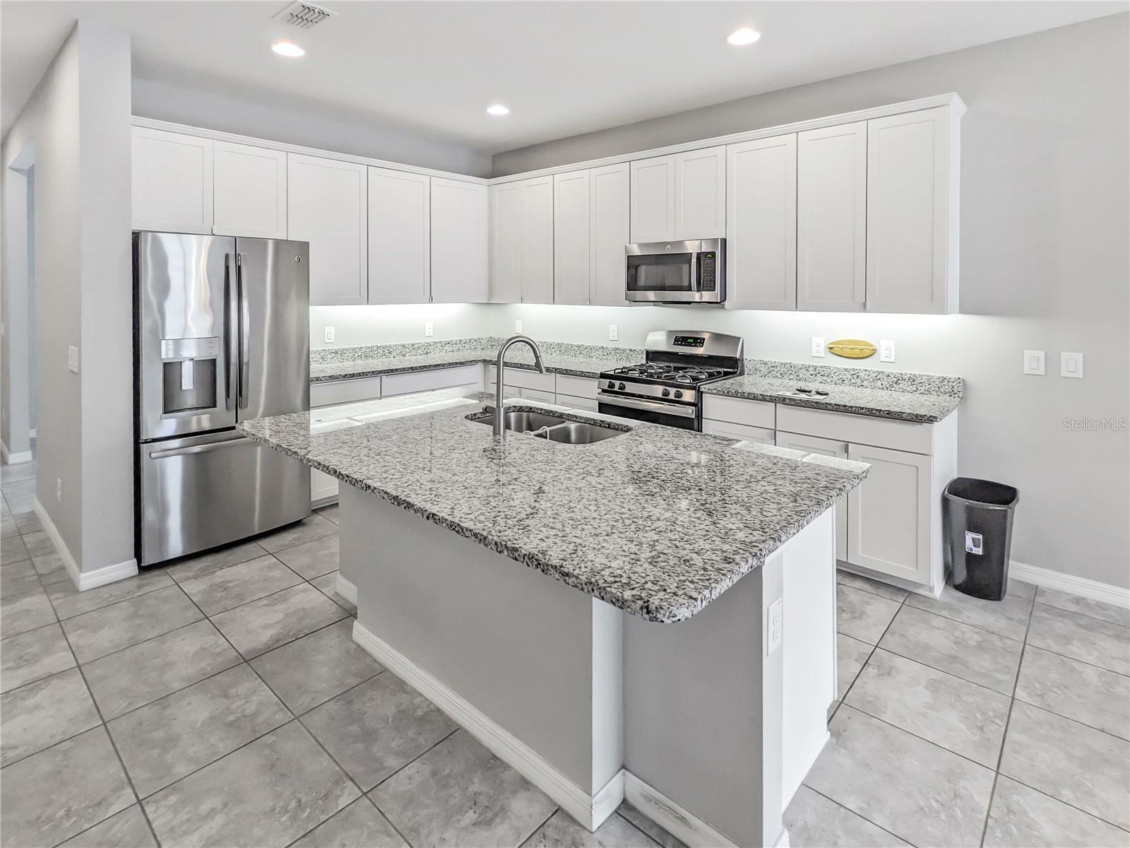 Property Photo:  15574 Murcott Blossom Boulevard  FL 34787 