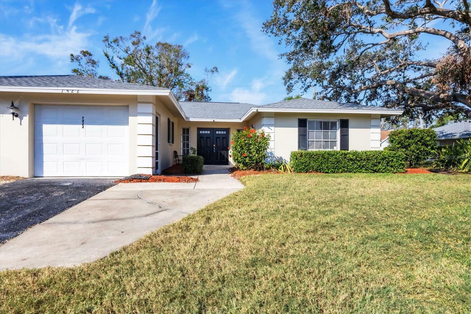 Property Photo:  7422 W Country Club Drive N N/A  FL 34243 