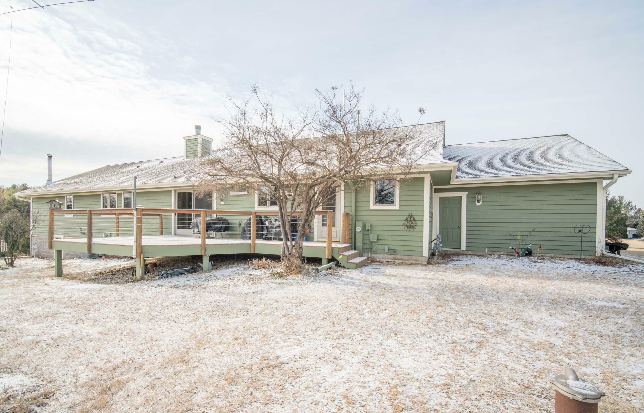 Property Photo:  2057 Ann Ct  WI 53040 