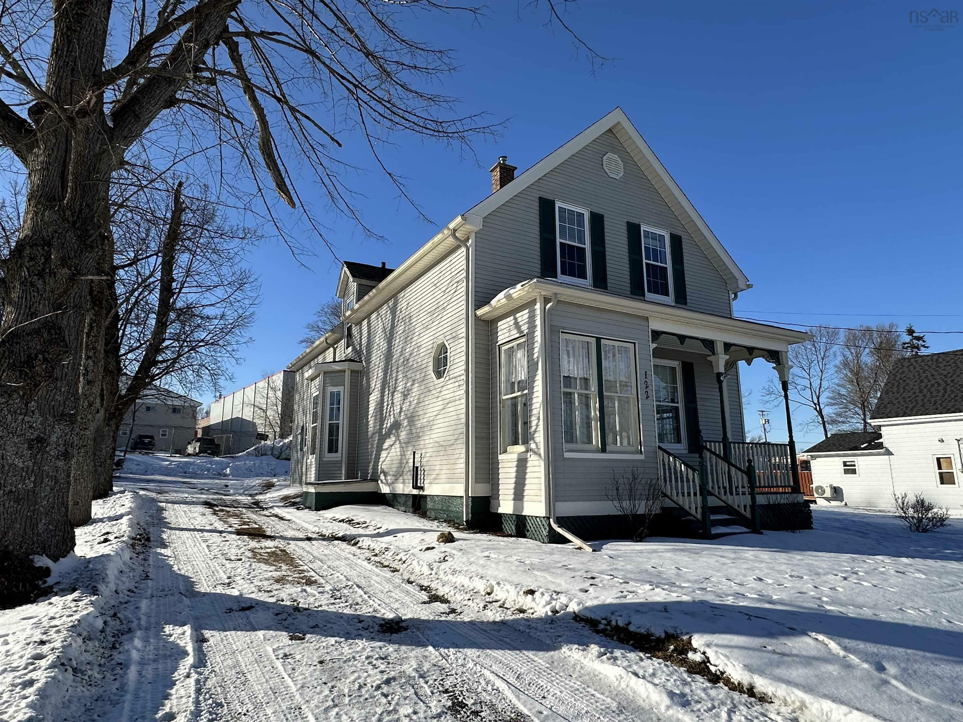 Property Photo:  122 Mackay Street  NS B0K 1S0 