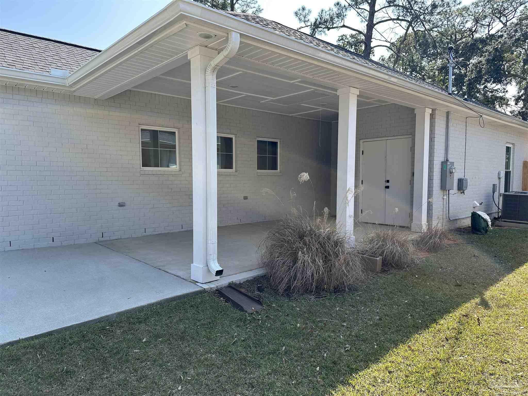 Property Photo:  407 Pou Station Rd  FL 32507 