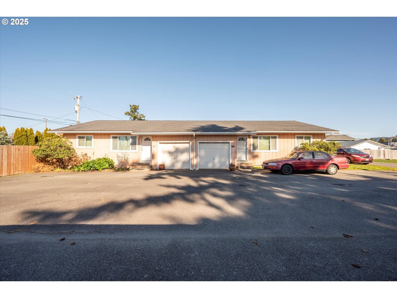 Property Photo:  305 Matot St  OR 97415 
