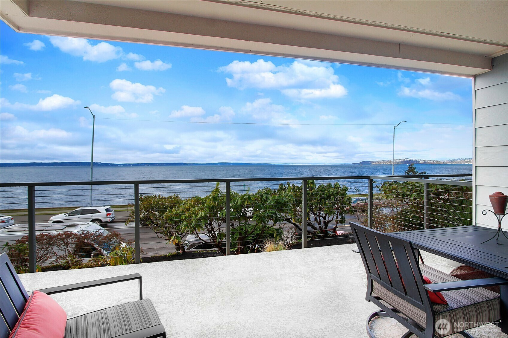 Property Photo:  2200  Alki Avenue SW 102  WA 98116 