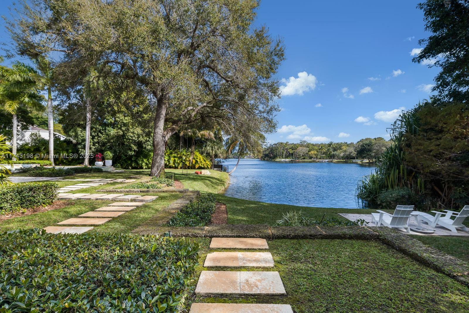 Property Photo:  9001 Banyan Dr  FL 33156 