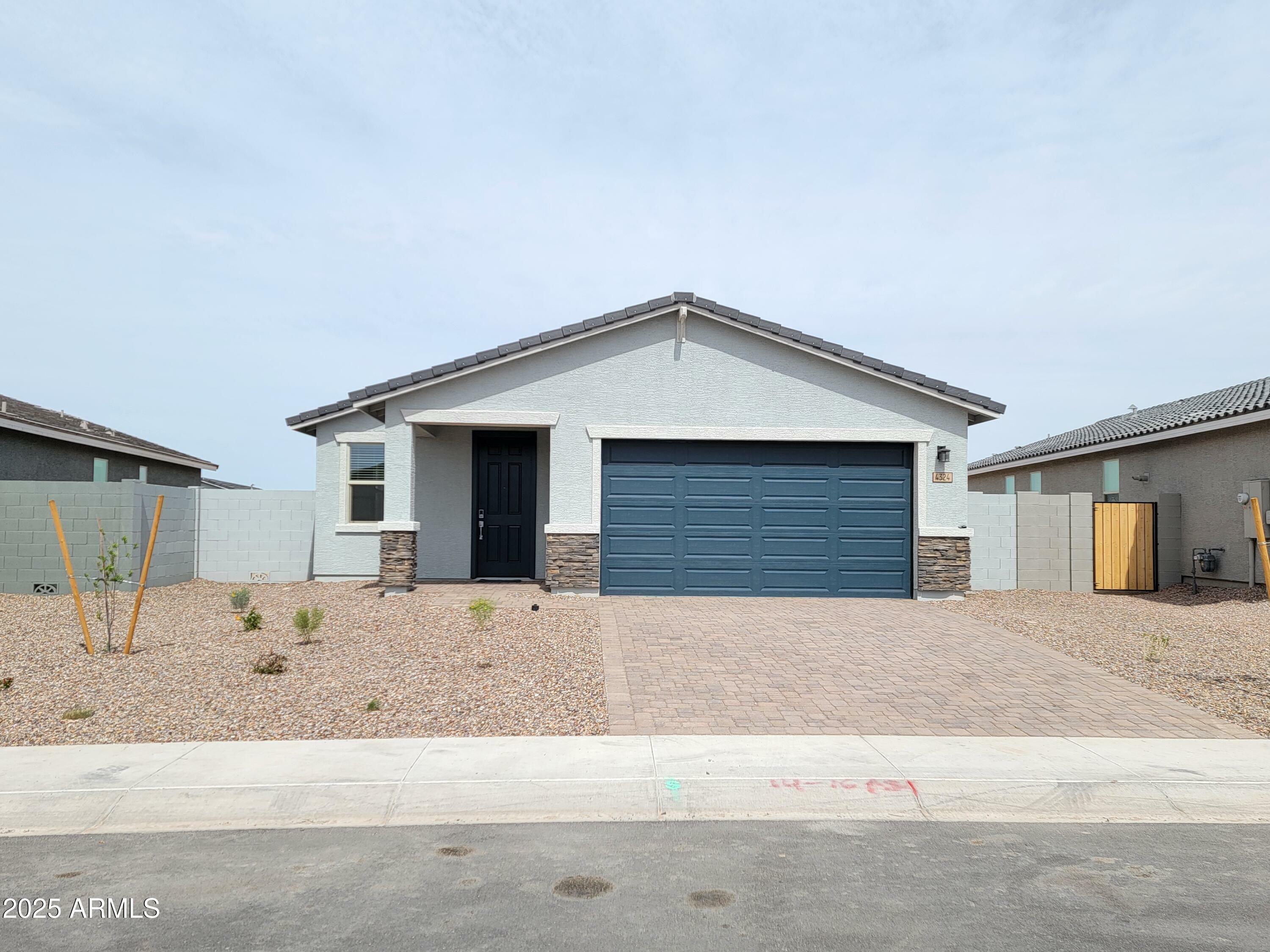 Property Photo: 4324 W Jeanette Lane AZ 85144
