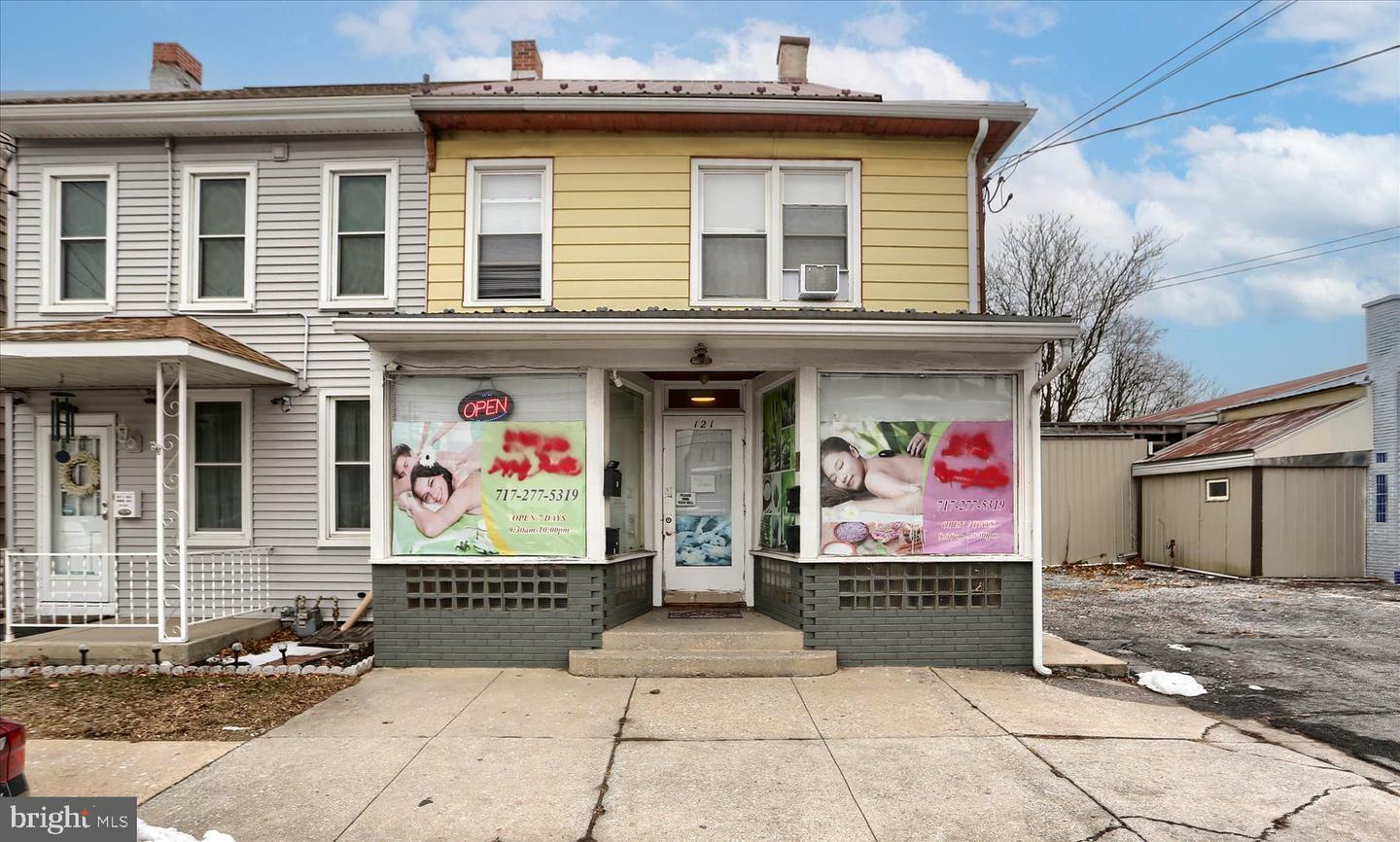 Property Photo:  121 E Cumberland Street  PA 17042 