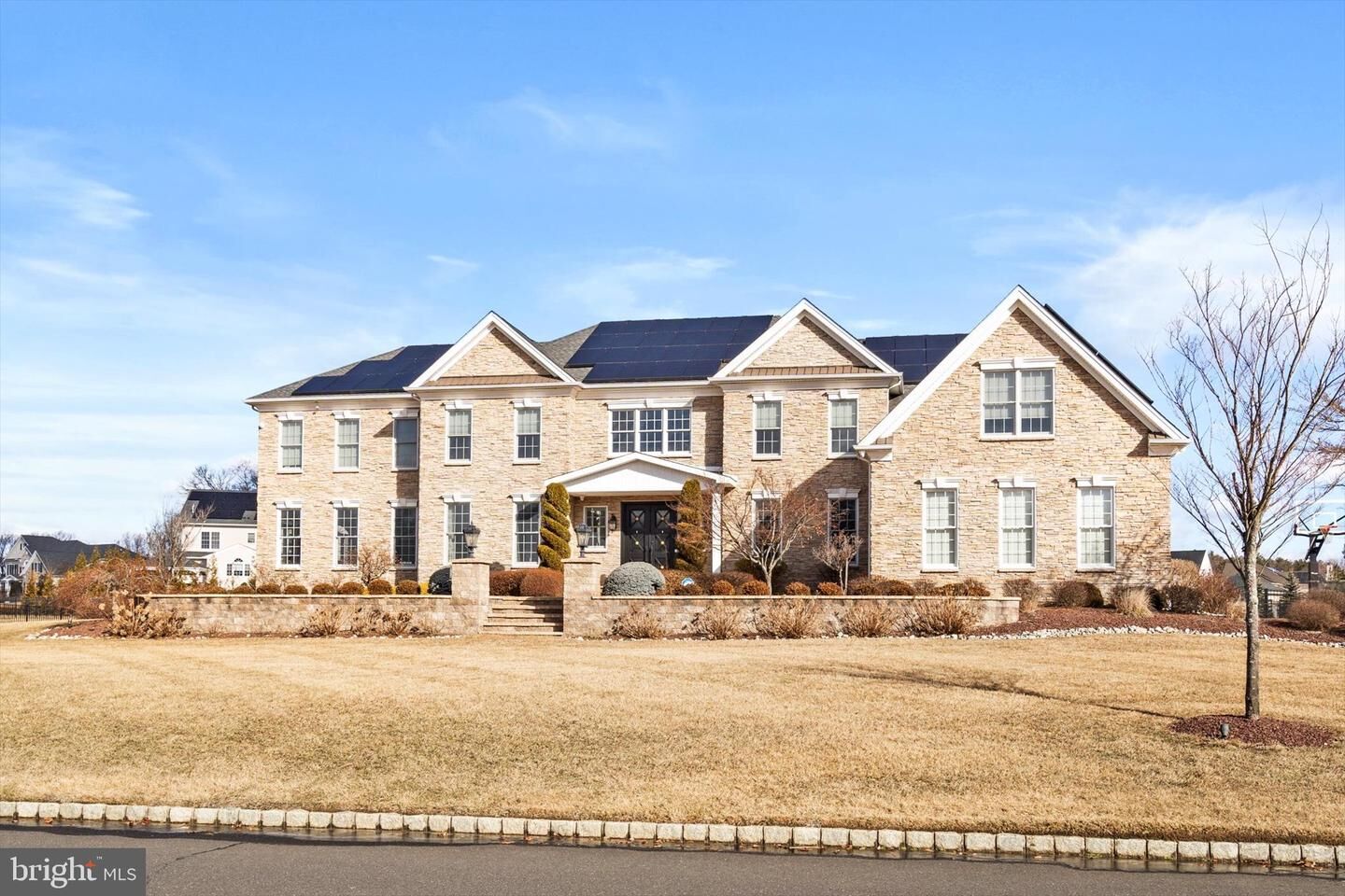 Property Photo:  33 Weathervane Circle  NJ 08514 
