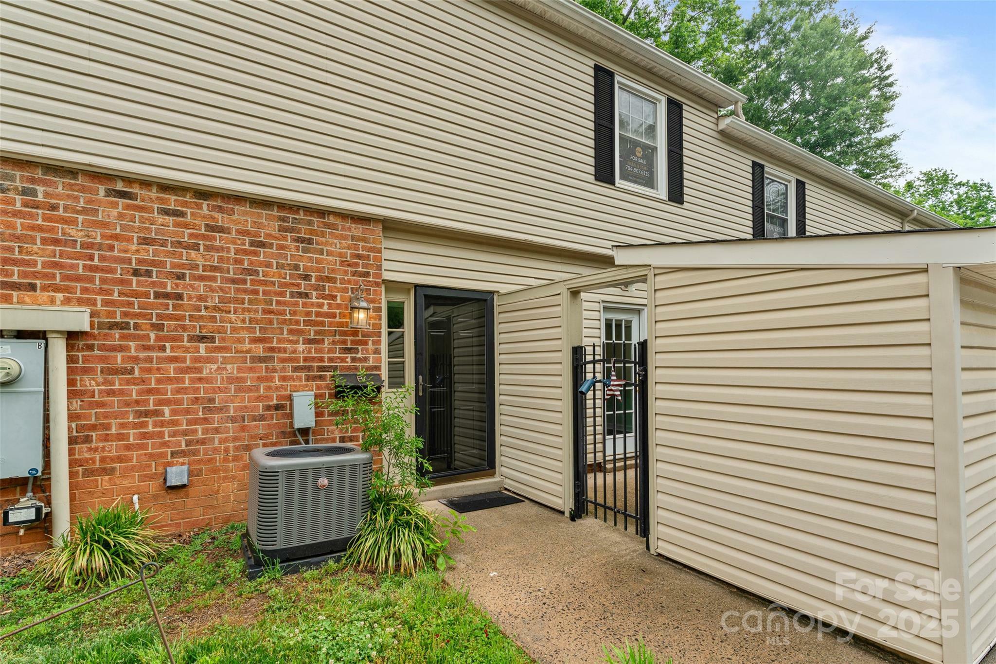 Property Photo: 5929 Quail Hollow Road B NC 28210