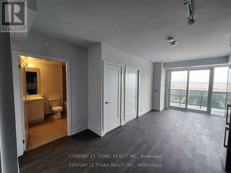 Property Photo: 2550 Simcoe Street North 2512 ON L1L 0R5