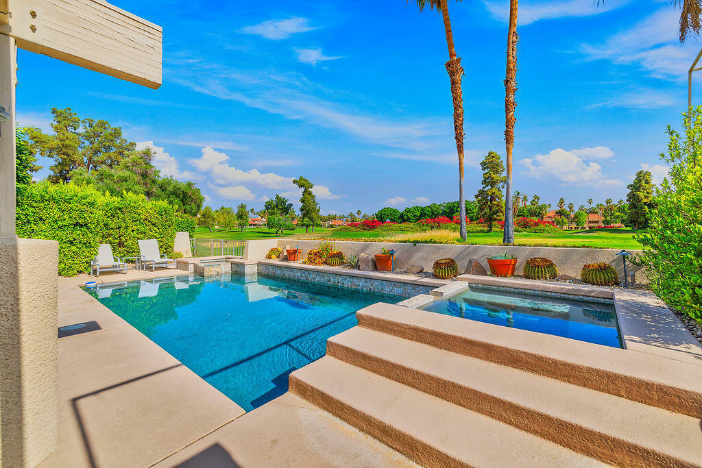 Property Photo: 192 Kavenish Drive CA 92270