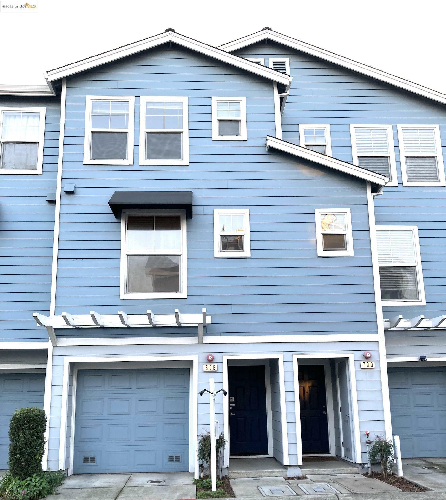Property Photo: 696 Grand Terrace CA 94541